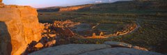 Pueblo Bonito, village emblématique du parc national historique de Chaco Culture, au Nouveau-Mexique, riche de quelque 3600 sites archéologiques, constitue le sommet de la civilisation anasazienne disparue vers le 13e siècle
