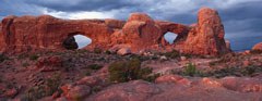 Au parc national des Arches, en Utah, The Windows (North et South Windows — encore appelées The Spectacles) sont situées au sein de la Windows Section